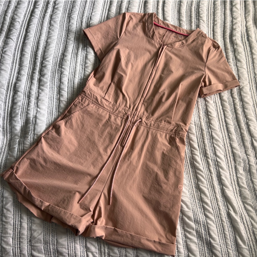 Gap Fit Runaround Romper Small